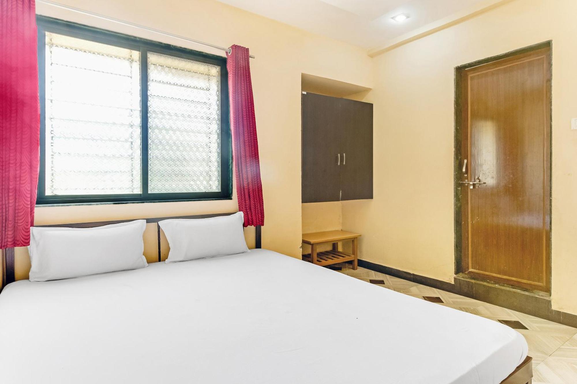Spot On Harihar Lodging And Yatri Niwas Hotel Colhapur Exterior foto