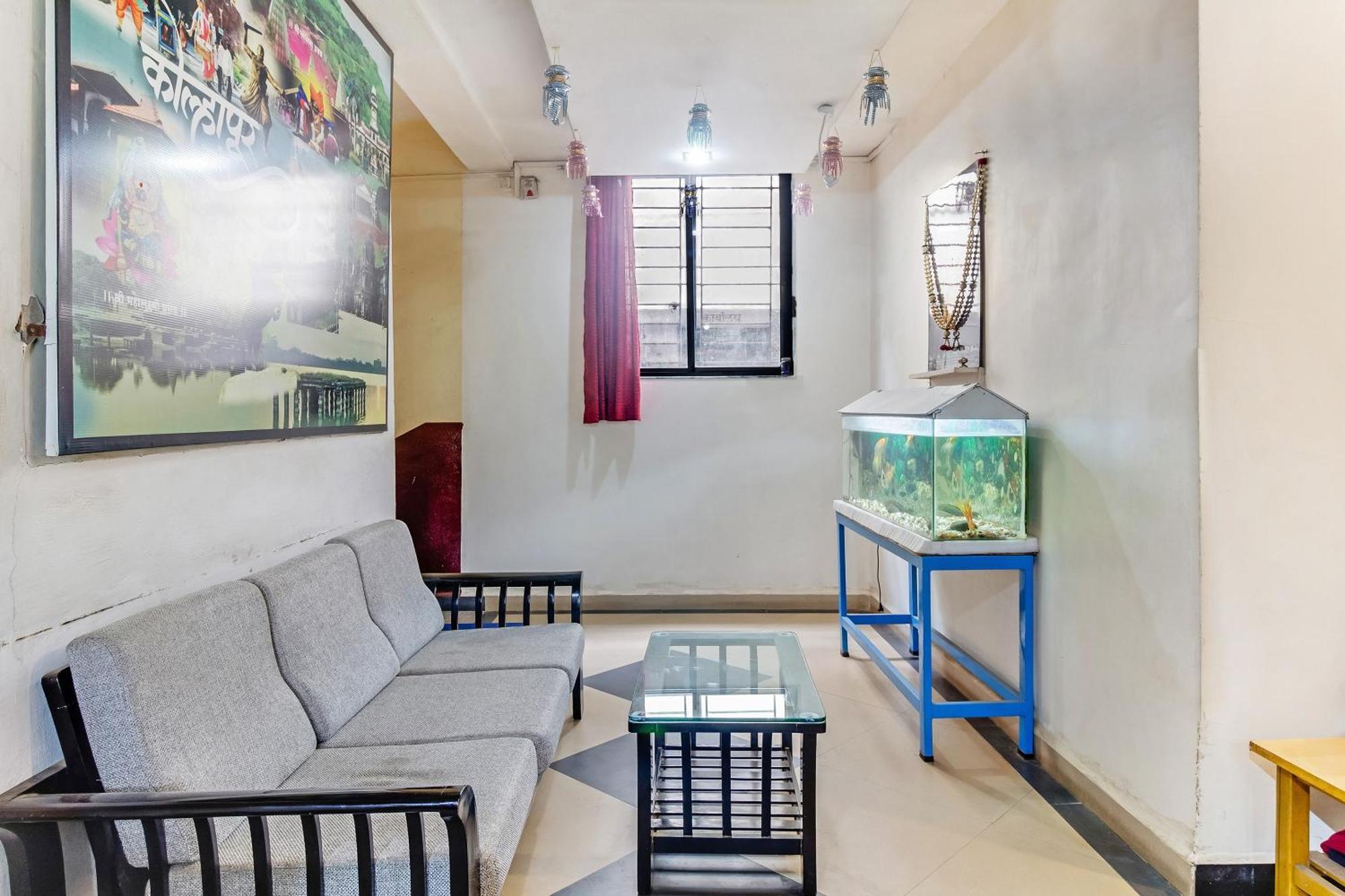 Spot On Harihar Lodging And Yatri Niwas Hotel Colhapur Exterior foto