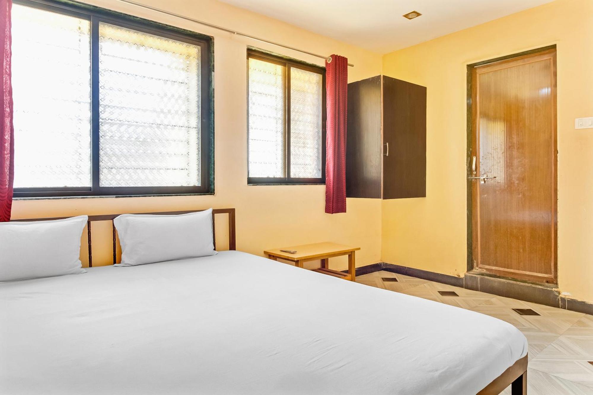 Spot On Harihar Lodging And Yatri Niwas Hotel Colhapur Exterior foto