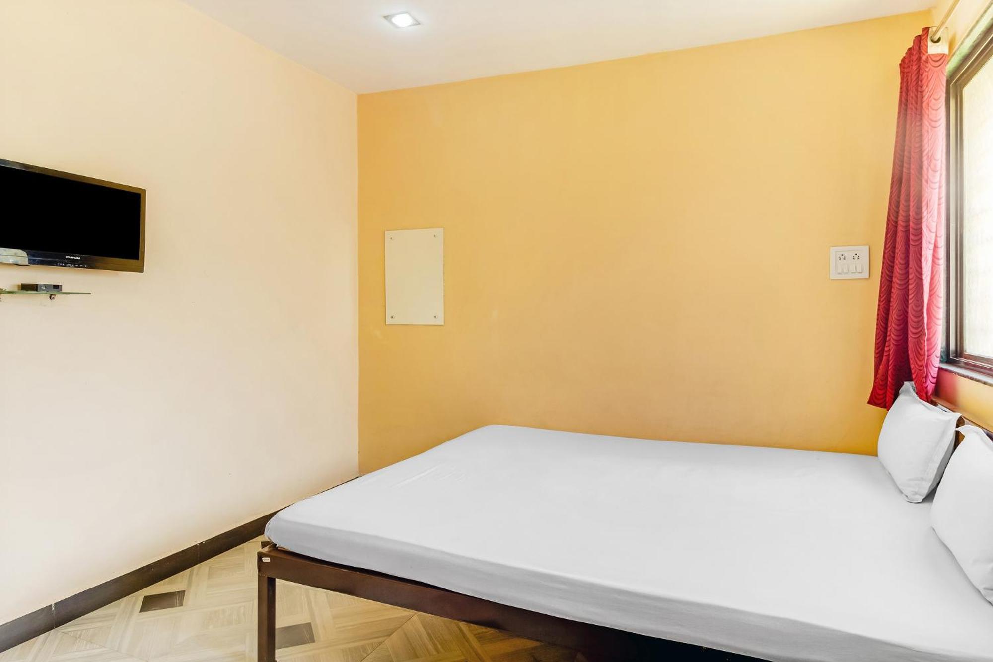 Spot On Harihar Lodging And Yatri Niwas Hotel Colhapur Exterior foto