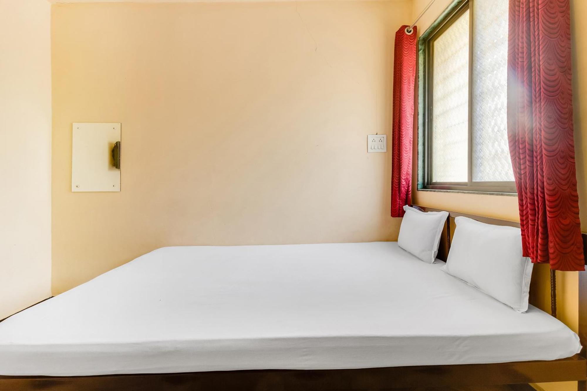 Spot On Harihar Lodging And Yatri Niwas Hotel Colhapur Exterior foto