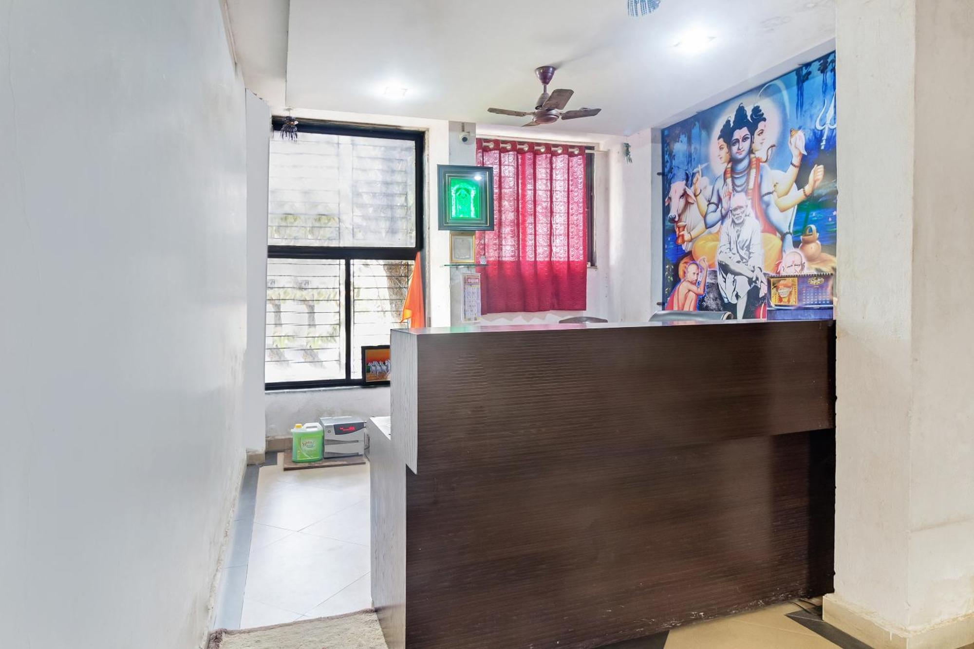 Spot On Harihar Lodging And Yatri Niwas Hotel Colhapur Exterior foto