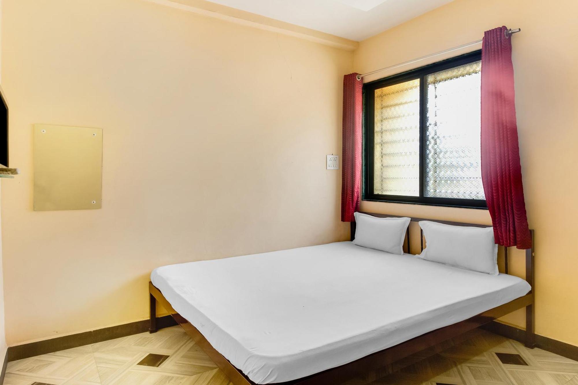Spot On Harihar Lodging And Yatri Niwas Hotel Colhapur Exterior foto