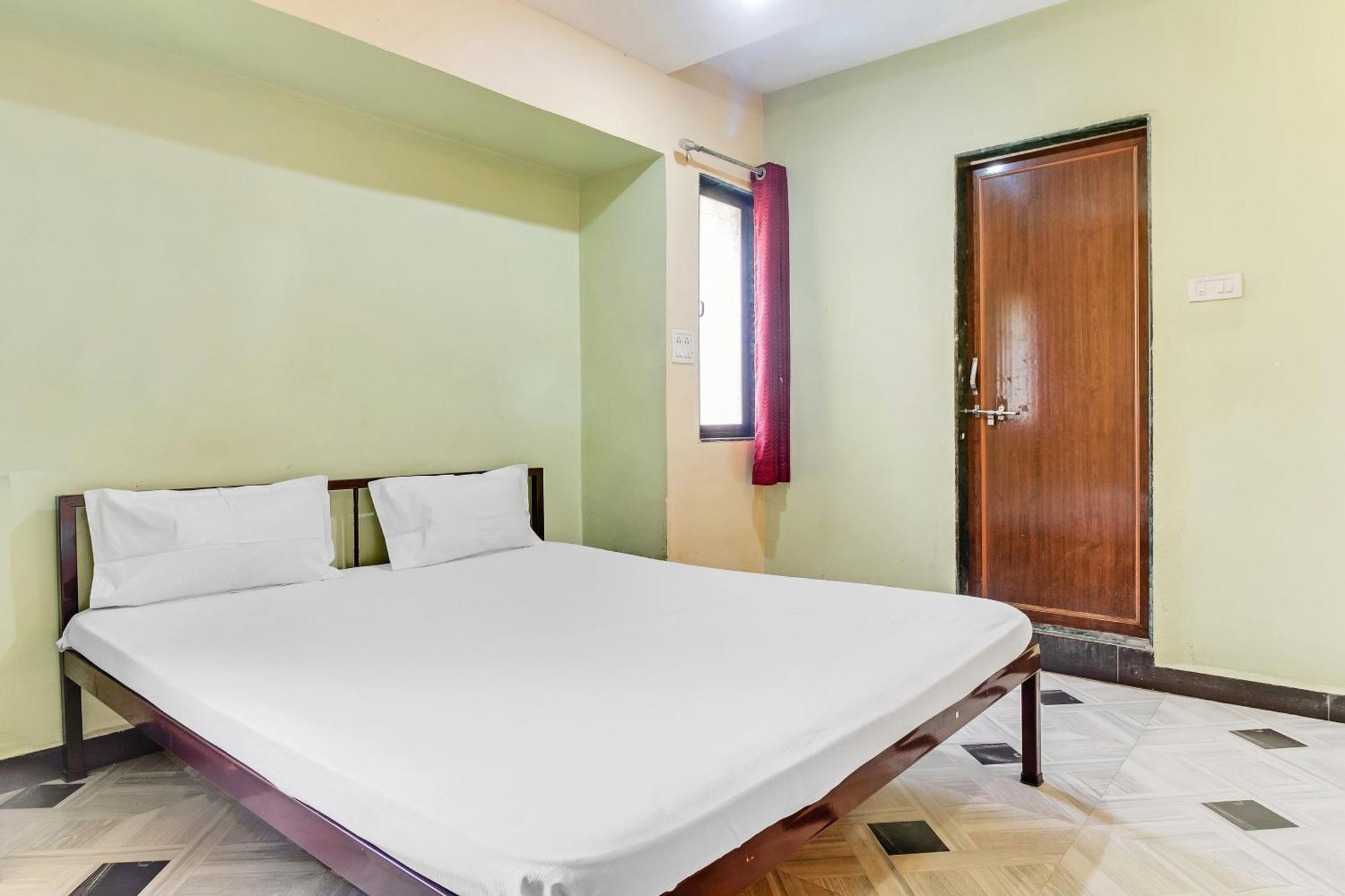 Spot On Harihar Lodging And Yatri Niwas Hotel Colhapur Exterior foto