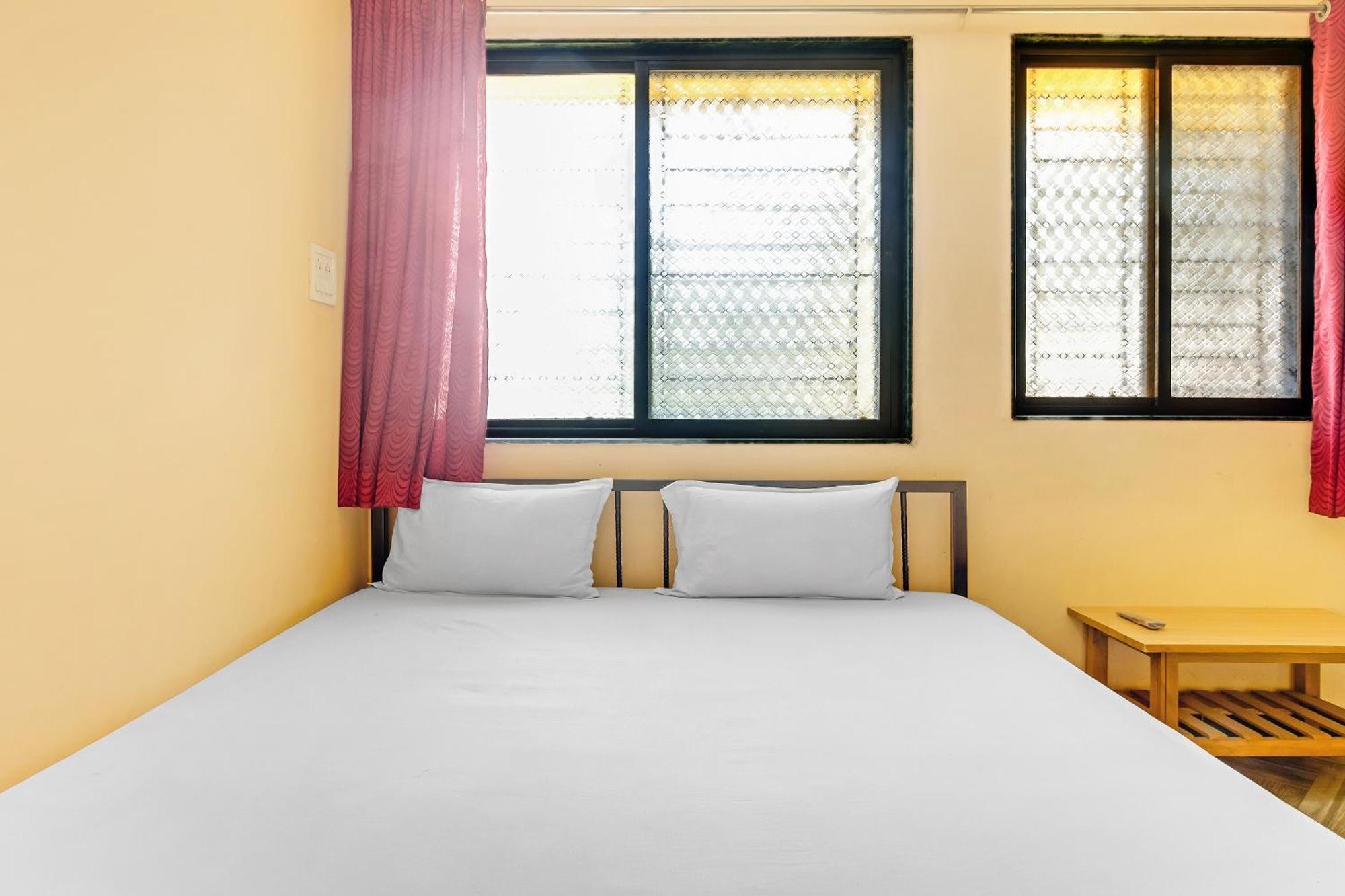 Spot On Harihar Lodging And Yatri Niwas Hotel Colhapur Exterior foto